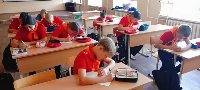 Урок патриотизма "Защитники Отечества - солдаты нашего времени"